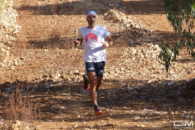 Jesús Gil, liderando la carrera de los 20 kms.