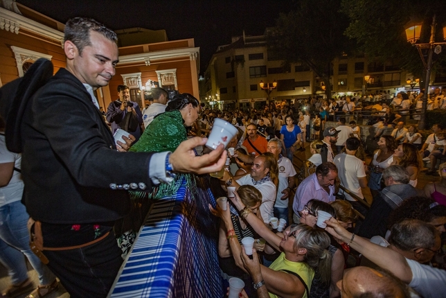 De los vivas a la Virgen del prado a la fiesta en la plaza