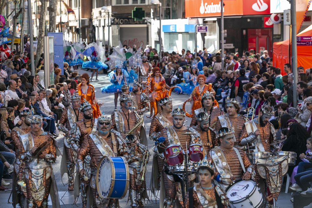 Desfile de Carnaval, domingo de piñata en ciudad real, carnaval. disfraces, Burleta, desfile de carnaval en ciudad real  / RUEDA VILLAVERDE