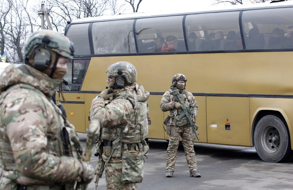 Ucrania y Rusia intercambian 200 prisioneros en el Donbás