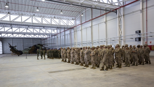 La despedida tuvo lugar en uno de los hangares del helicóptero de combate Tigre , en la Base de Almagro 