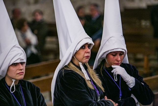 La noche le niega el paso al Nazareno