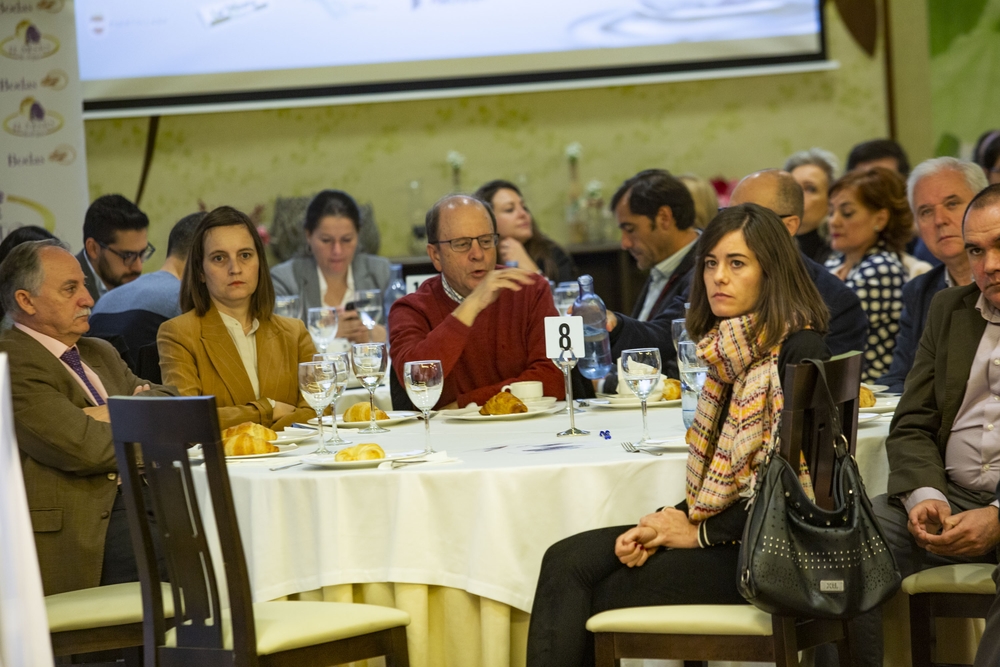 Desayuno de la Tribuna en Puertollano, con el Consejero de Agricultura  Francisco martinez Arroyo  y el director Genral de Aquona Jesús GarcÁ­a del Valle, desayuno informativo, promovido por La Tribuna y Aquona en Puertollano, titulada El agua eje de des  / RUEDA VILLAVERDE