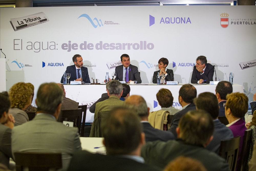 Desayuno de la Tribuna en Puertollano, con el Consejero de Agricultura  Francisco martinez Arroyo  y el director Genral de Aquona Jesús GarcÁ­a del Valle, desayuno informativo, promovido por La Tribuna y Aquona en Puertollano, titulada El agua eje de des  / RUEDA VILLAVERDE