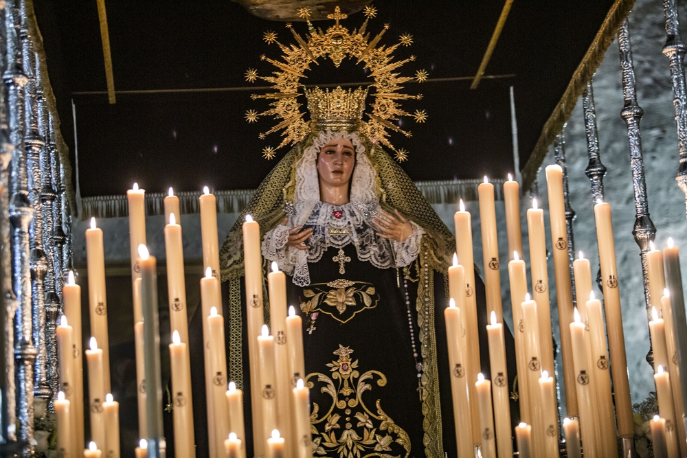 Suspendida la procesión de la Soledad de San Pedro por la lluvia, semana santa  / RUEDA VILLAVERDE