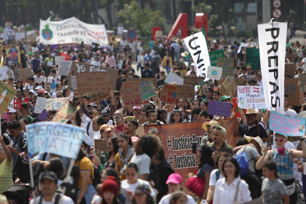 Marcha contra el cambio climático en Ciudad de México  / SASHENKA GUTIERREZ