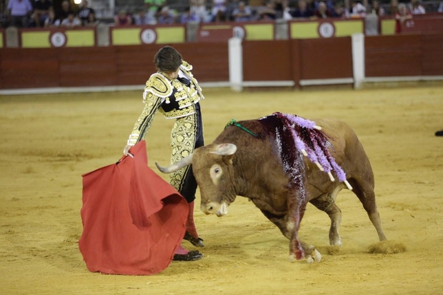 Aníbal y Luque, a hombros en la tercera del abono de feria