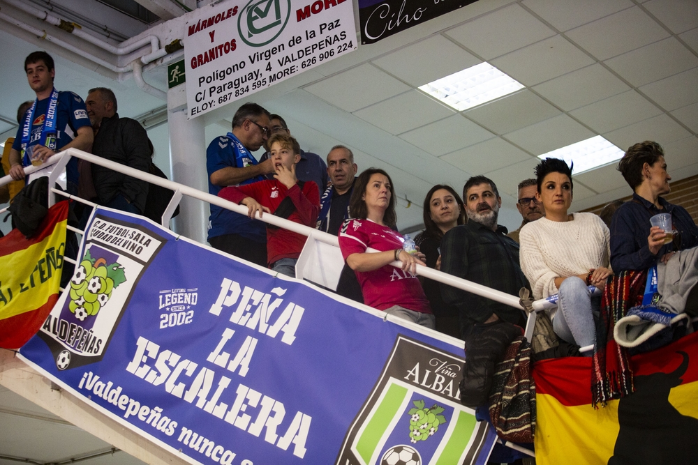 Partido de futbol sakla entre el FS Viña Albali Valdepeñas y el Pozo Murcia  / RUEDA VILLAVERDE