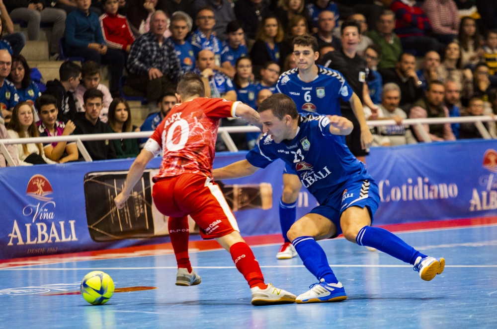 Partido de futbol sakla entre el FS Viña Albali Valdepeñas y el Pozo Murcia  / RUEDA VILLAVERDE