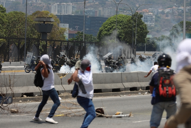 Vuelve la tensión en Caracas entre chavistas y opositores