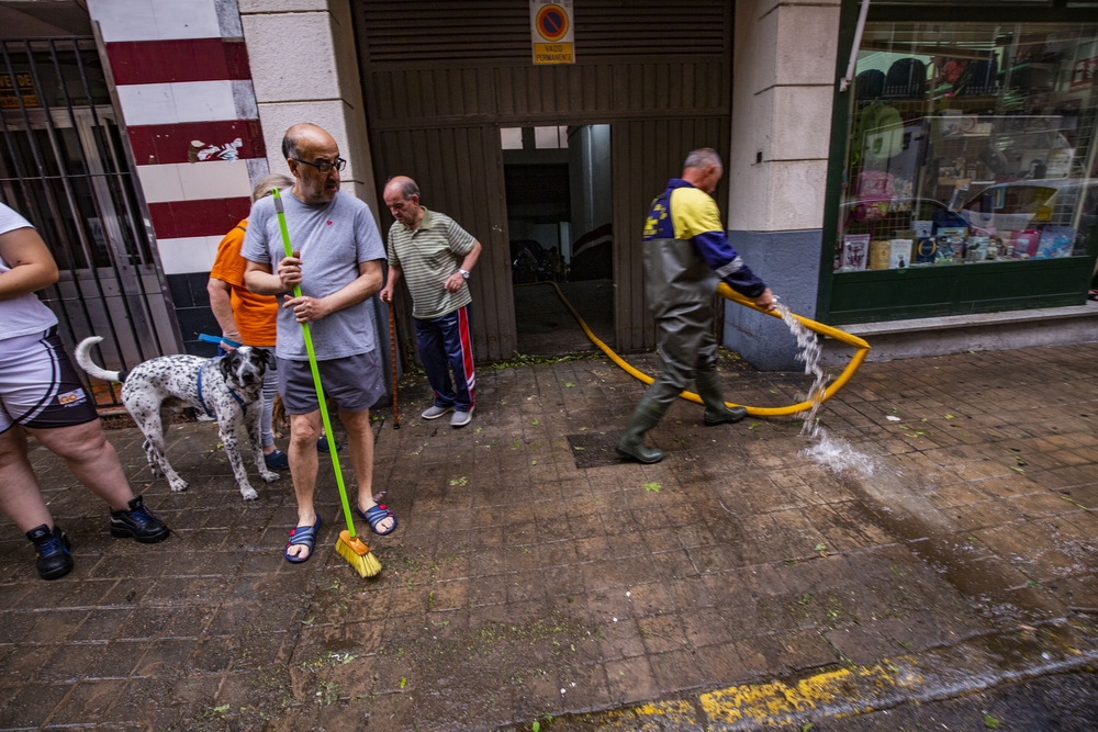  inundaciones en la Puerta Toledo, calle Esperanza y calle altagracia por la lluvi o tormenta de verano, bomberos, proteccion civil y policia local, inundaciones en ciudad real en verano por la lluvia o tormenta de verano  / RUEDA VILLAVERDE