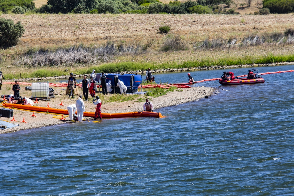 Practicas de la UME en el pantano del Vicario, practicas medioambientales de los soldados de la UME, unidad de emergencia del ejercito en el pantano del vicario  / RUEDA VILLAVERDE