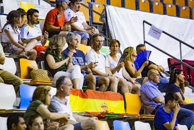 España golpea primero contra Eslovaquia