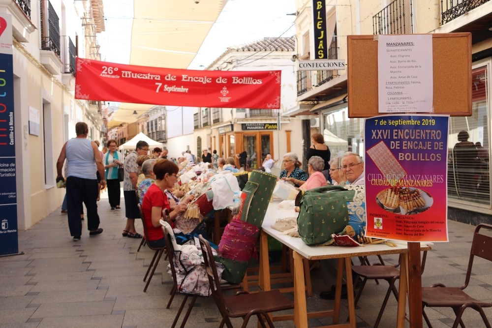 El XXVI Encuentro de Encaje de Bolillos reúne a 250 personas