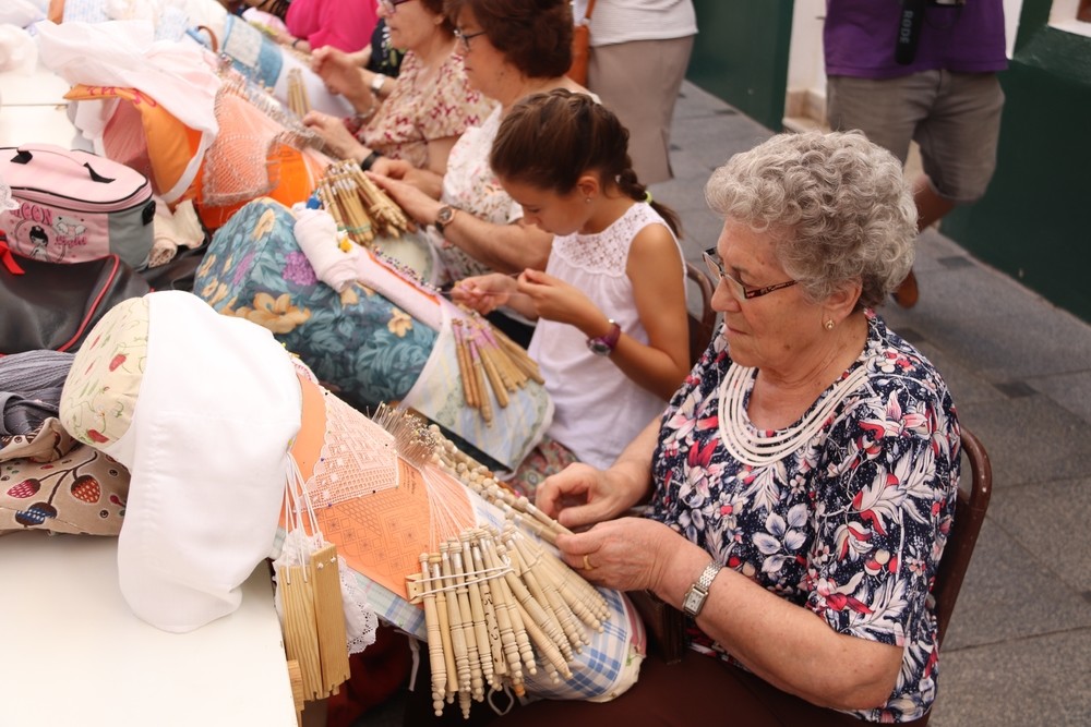 El XXVI Encuentro de Encaje de Bolillos reúne a 250 personas