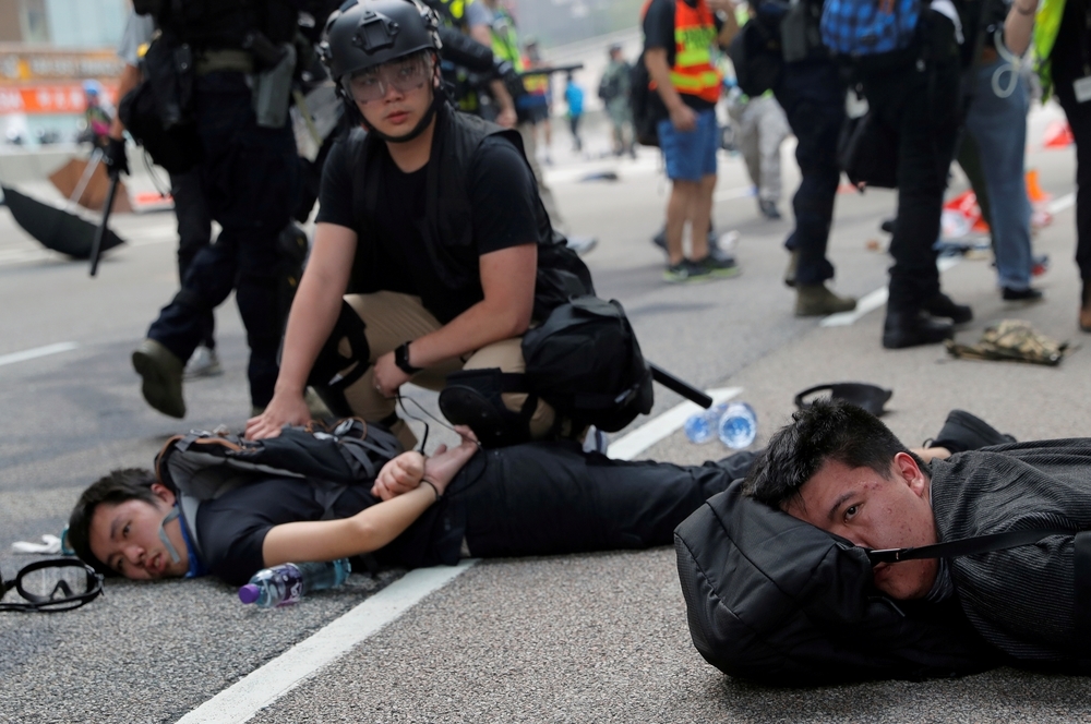 La Policía vuelve a usar gases en una protesta en Hong Kong