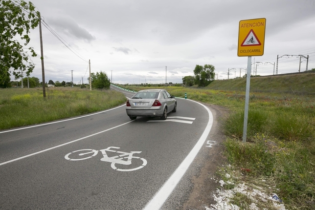 Señalizan el camino de Peralbillo para bicis y peatones