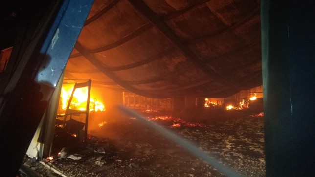 Se quema una fábrica de papel y cartón en Almagro 