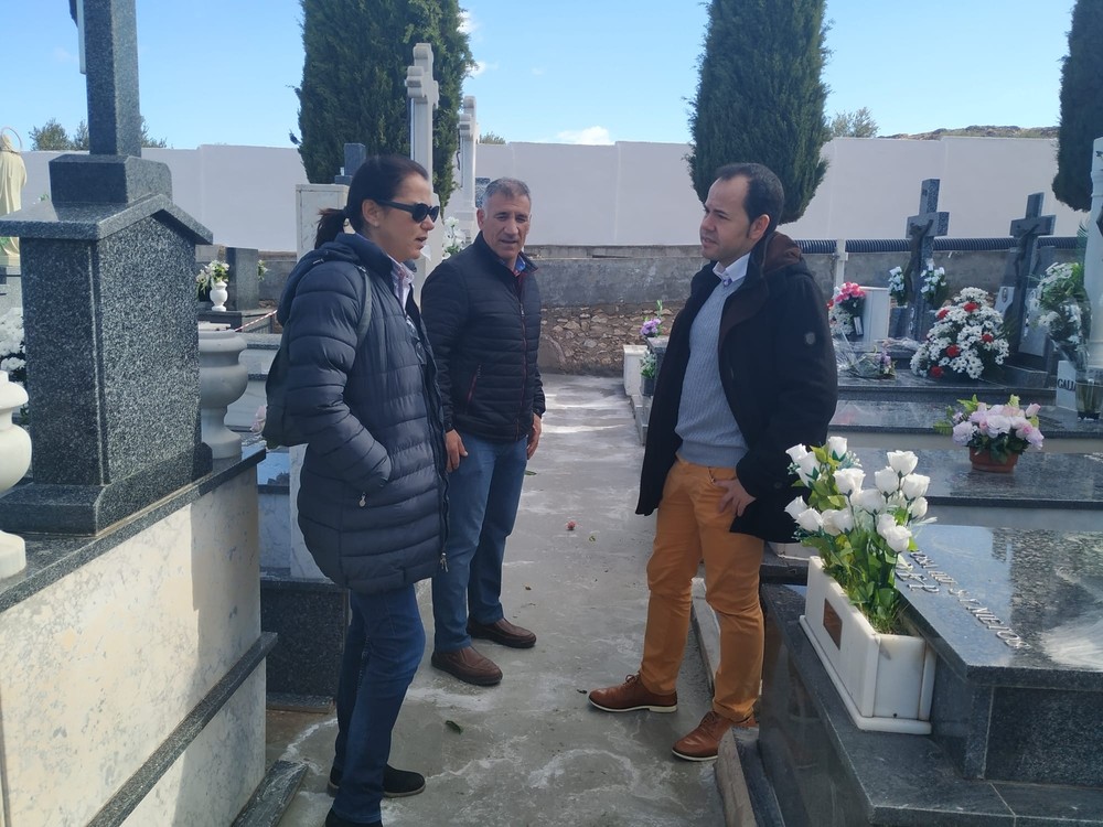 Trabajos de mejora en el cementerio de Herencia