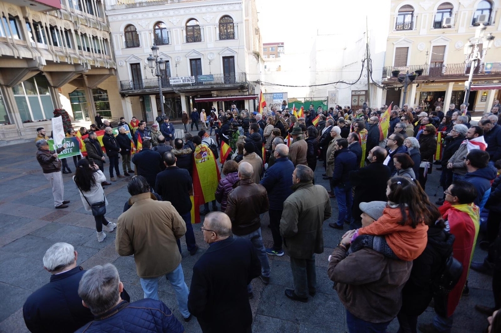 Vox y 'España Existe' reúnen a casi 500 personas
