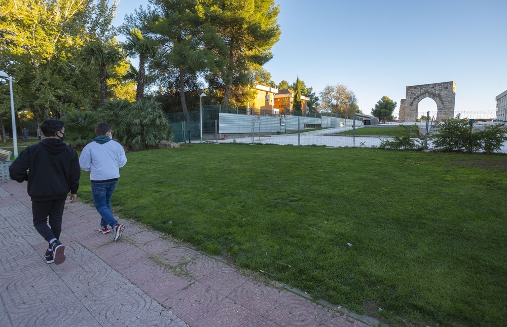 El arco del Torreón se libera de sus vallas