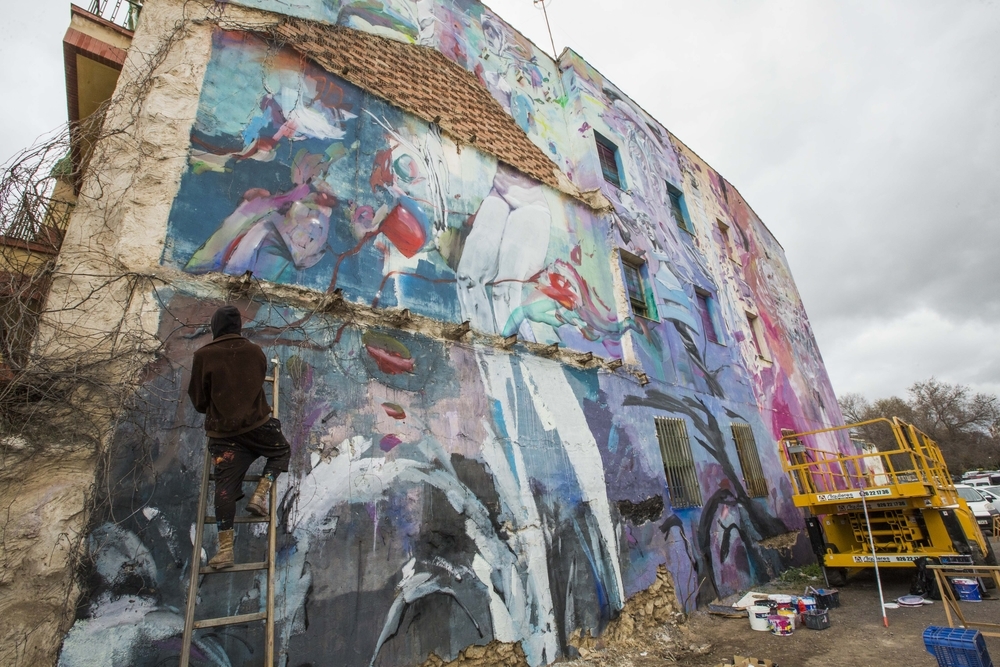 El pintor Laguna paga 3.440 euros por hacer un mural ‘ocupa’