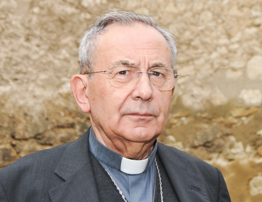 Muy grave el obispo Antonio Algora ingresado por COVID 