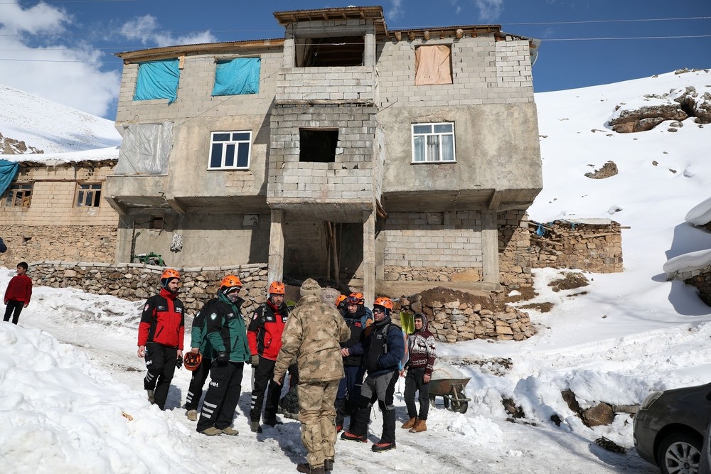 Ascienden a 41 los muertos por las avalanchas en Turquía