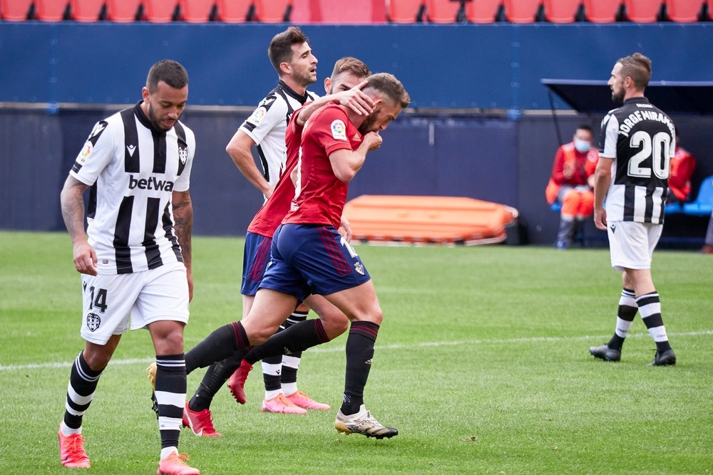 El Levante estropea el estreno de Osasuna en El Sadar 