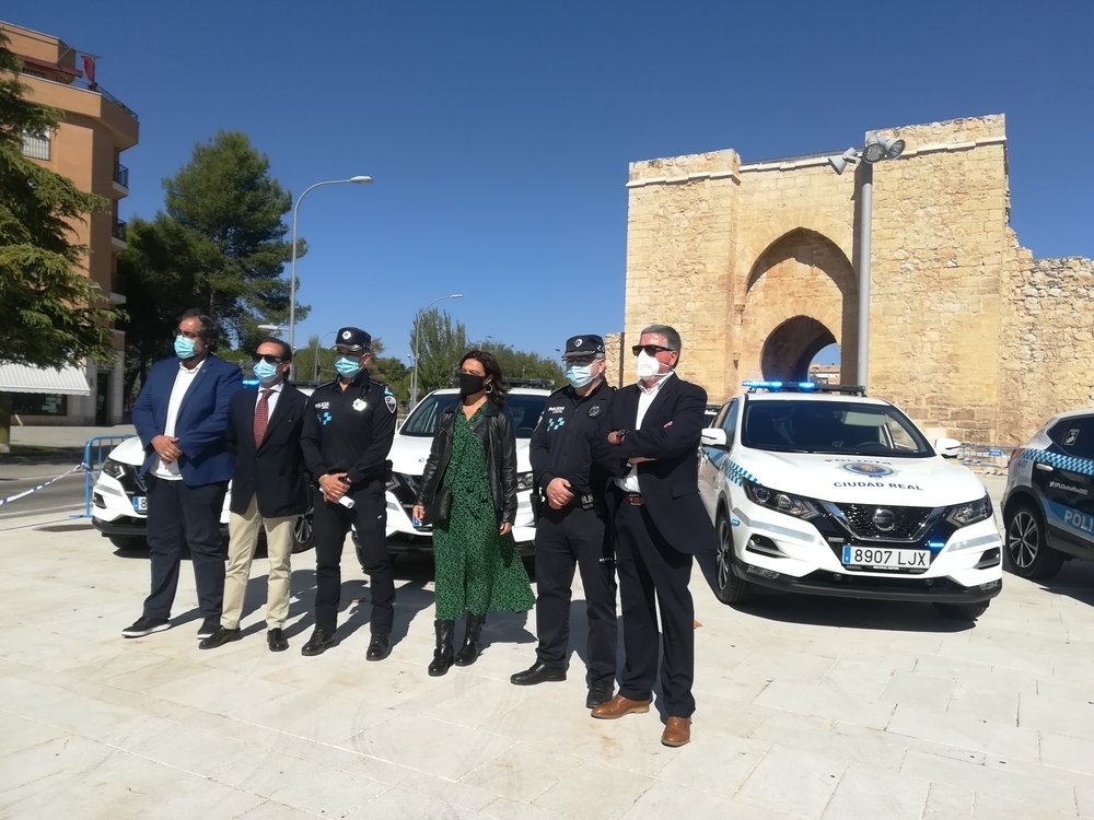 Presentan 4 vehículos nuevos para la Policía Local