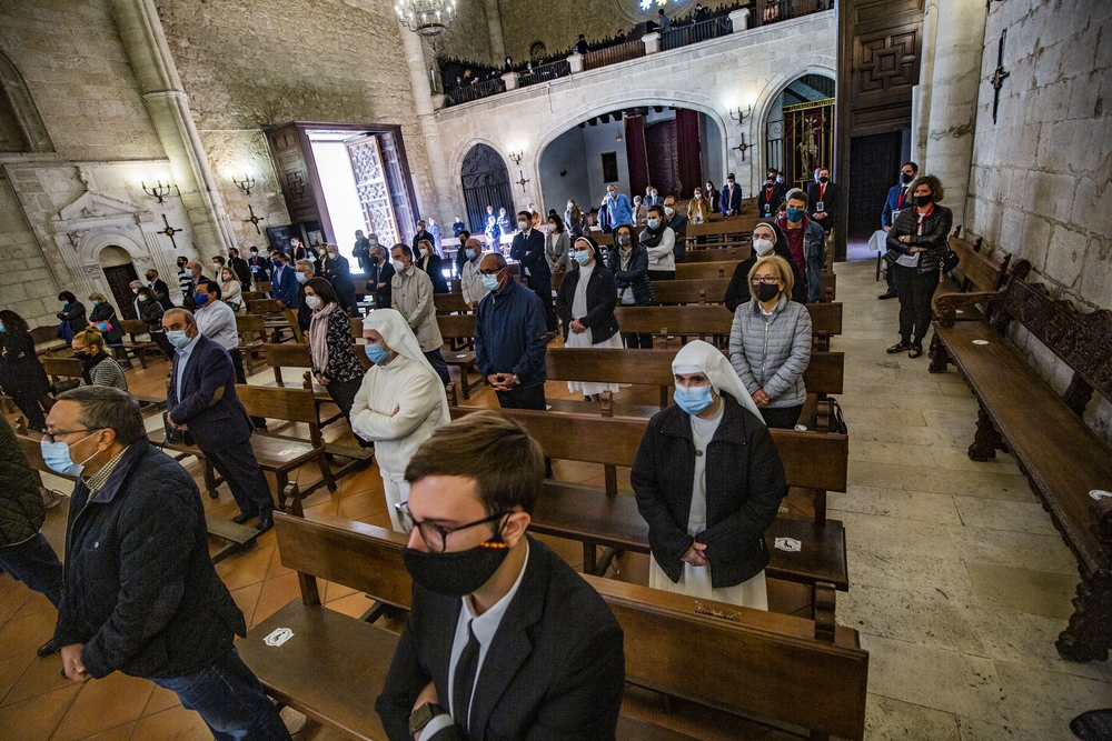 Funeral en la Catedral de Ciudad Real del Obispo émérito Antonio Algora, que fué enterrado en la catedral, coronavirus, pandemia, funeral por el obispo antonio algora en ciudad real  / RUEDA VILLAVERDE