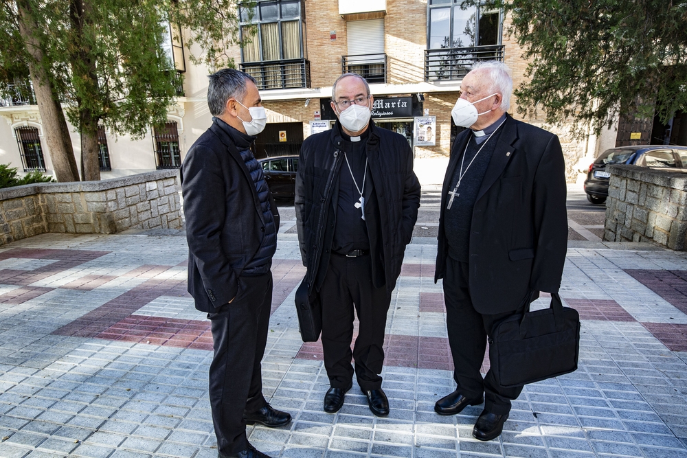 Funeral en la Catedral de Ciudad Real del Obispo émérito Antonio Algora, que fué enterrado en la catedral, coronavirus, pandemia, funeral por el obispo antonio algora en ciudad real  / RUEDA VILLAVERDE