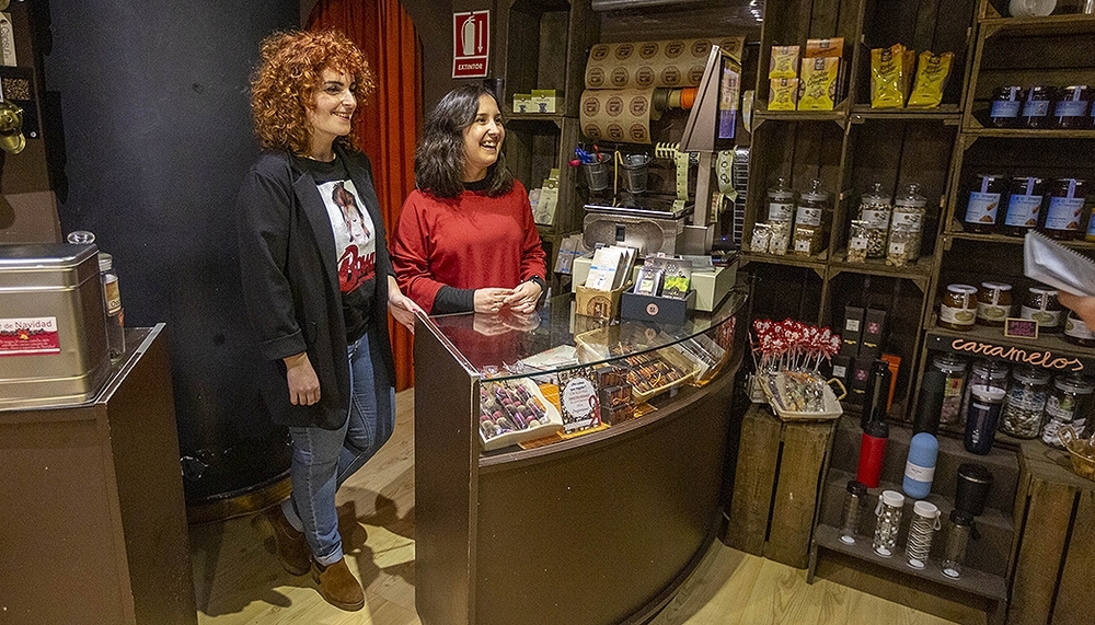 Cristina Hidalgo y Cristina Gil (derecha), de La Maison de Té y Café