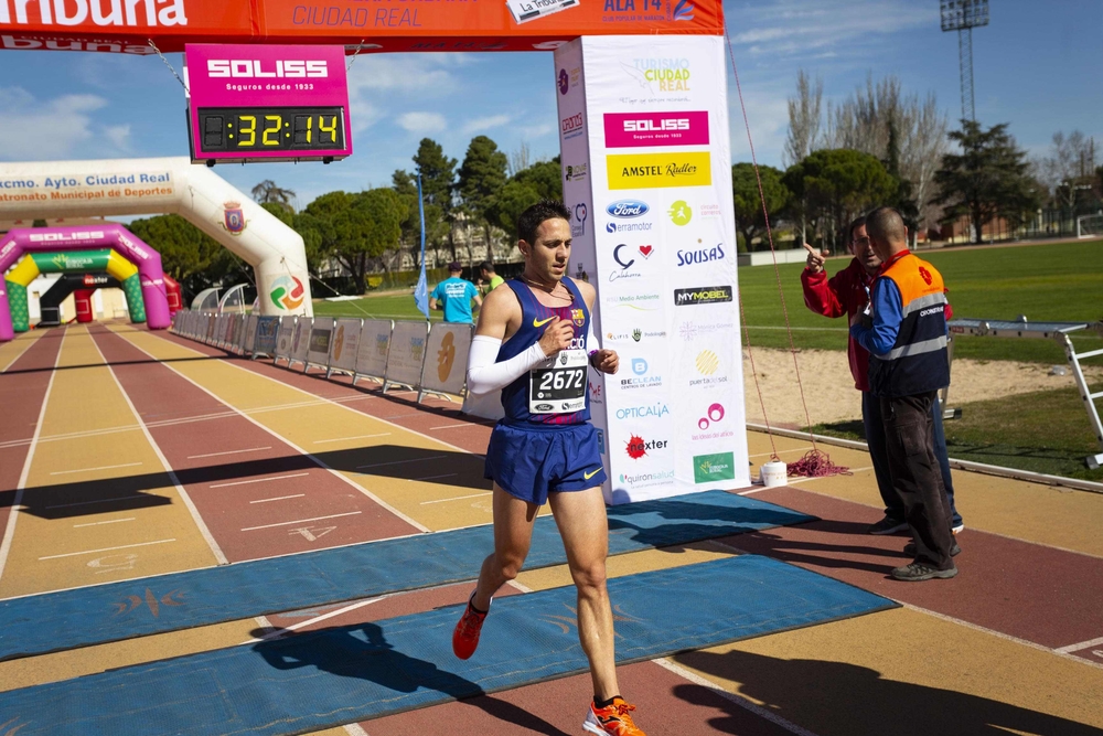 Llegada de Carrera Urbana  / TOMÁS FERNÁNDEZ DE MOYA