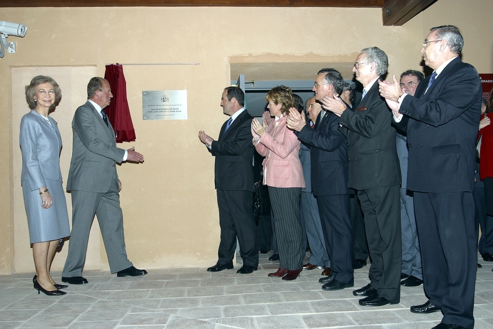 Juan Carlos I durante la inauguración del Museo Nacional del Teatro en Almagro, en febrero de 2004