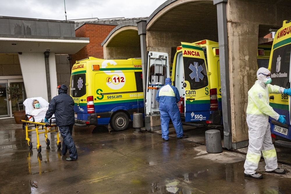 coronavirus, urgencias del hospital de Ciudad Real, ambulancias, donación de material al hospital, apalusos de la PolicÁ­a Local de Ciudad real