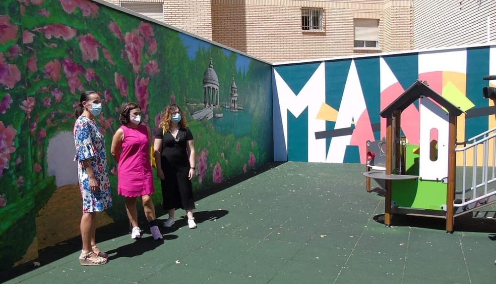Visita al mural de La Fábrica en el parque Manuel Marín