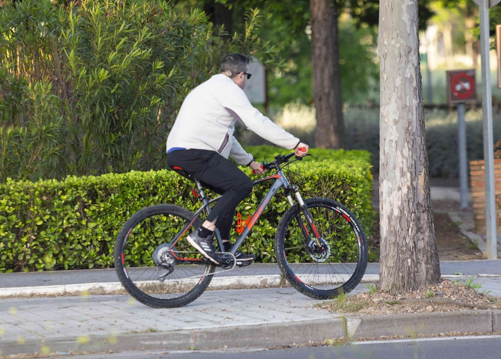 Primer día de deporte y paseos  / TOMÁS FDEZ. DE MOYA