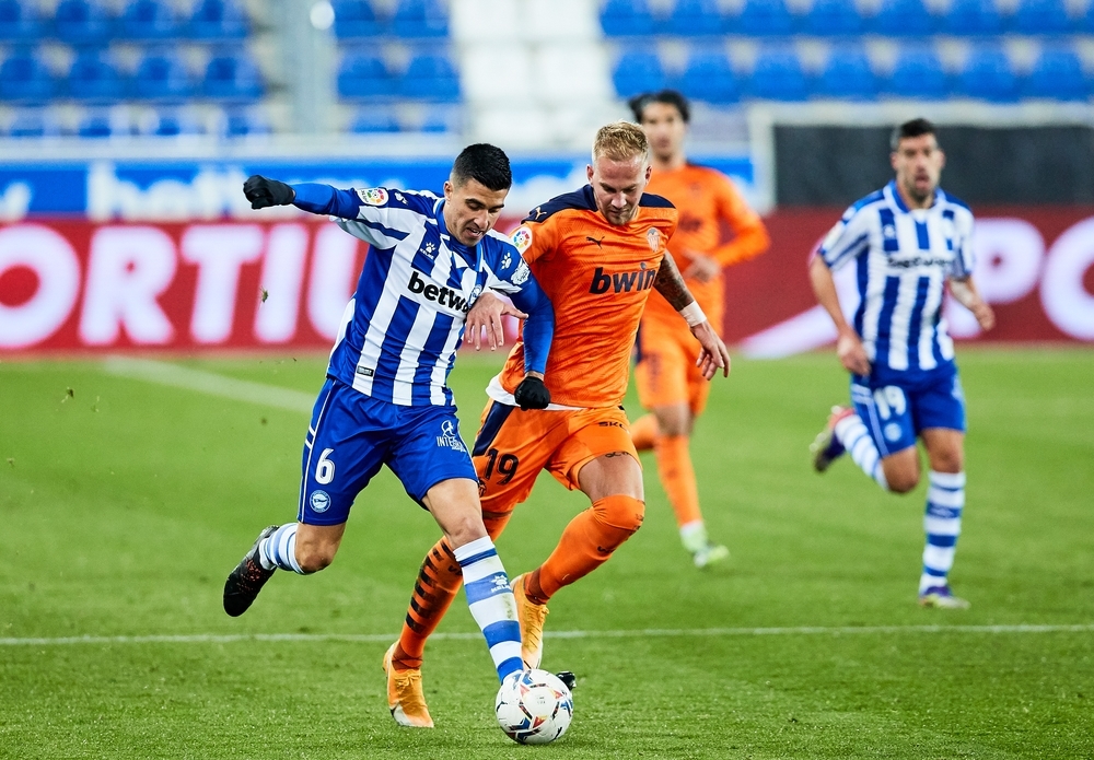 El Valencia roza la remontada ante el Alavés