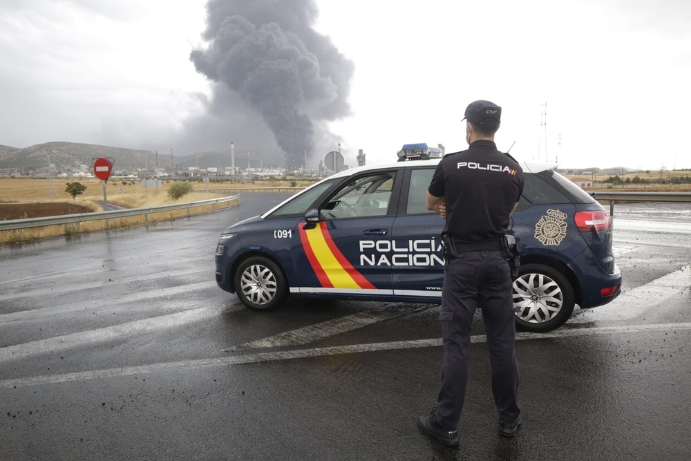 Extinguido el incendio en Repsol de Puertollano