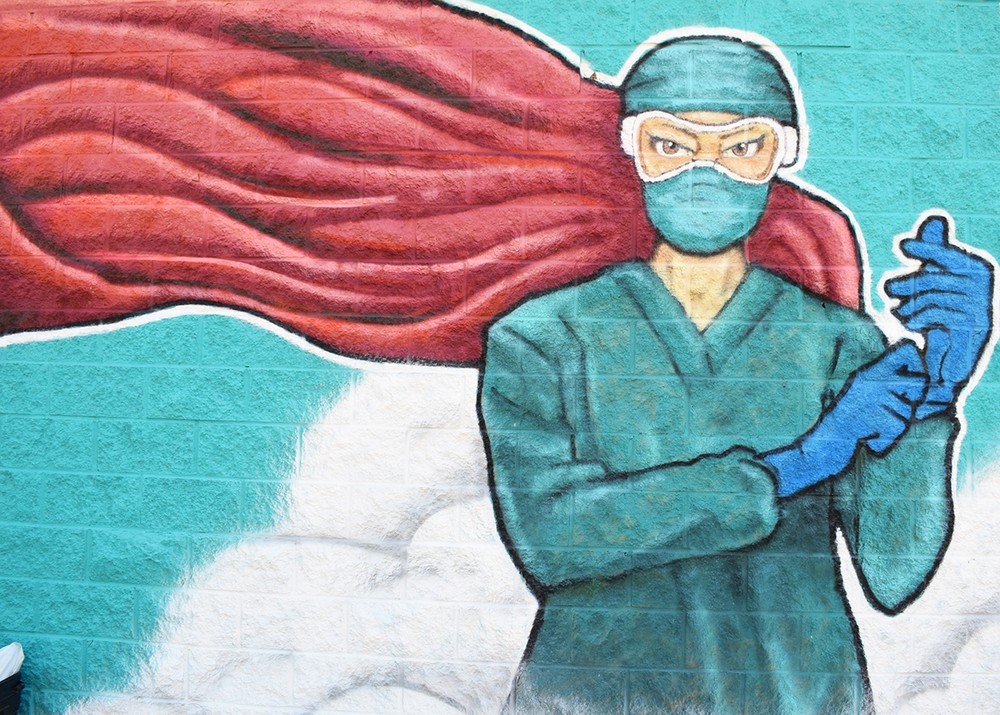 Un mural en agradecimiento a los profesionales sanitarios