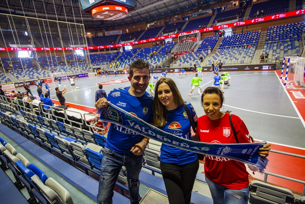 aficionados del Valdepeñas Viña albali en malagaen la Copa de España de futbol sala en malaga  / RUEDA VILLAVERDE