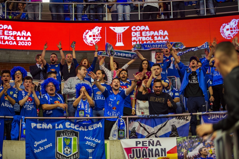 Copa de españa de Futbol sala en Malaga, partido entre el Valdepeñas Viña Albali y el Jaén, foto de Plantilla y enttenamiento del Valdepeñas  / RUEDA VILLAVERDE