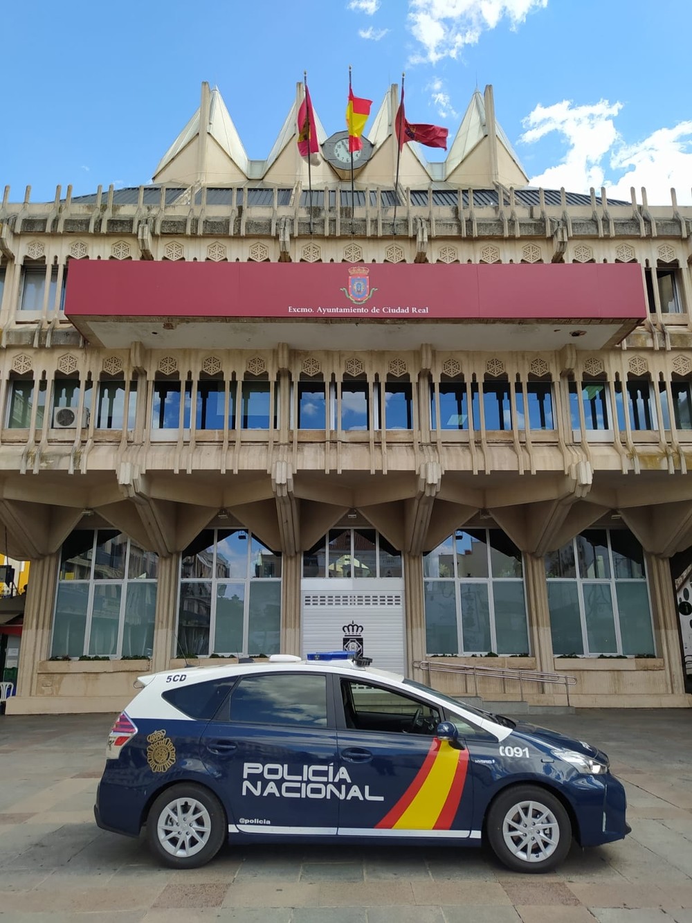 Tres detenidos por robar 100 euros a punta de navaja