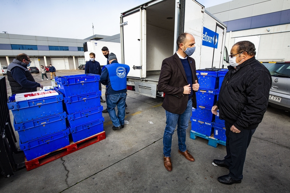 El empresario Ray Cazorla, dona alimentos al Banco de Alimentos de Ciudad Real