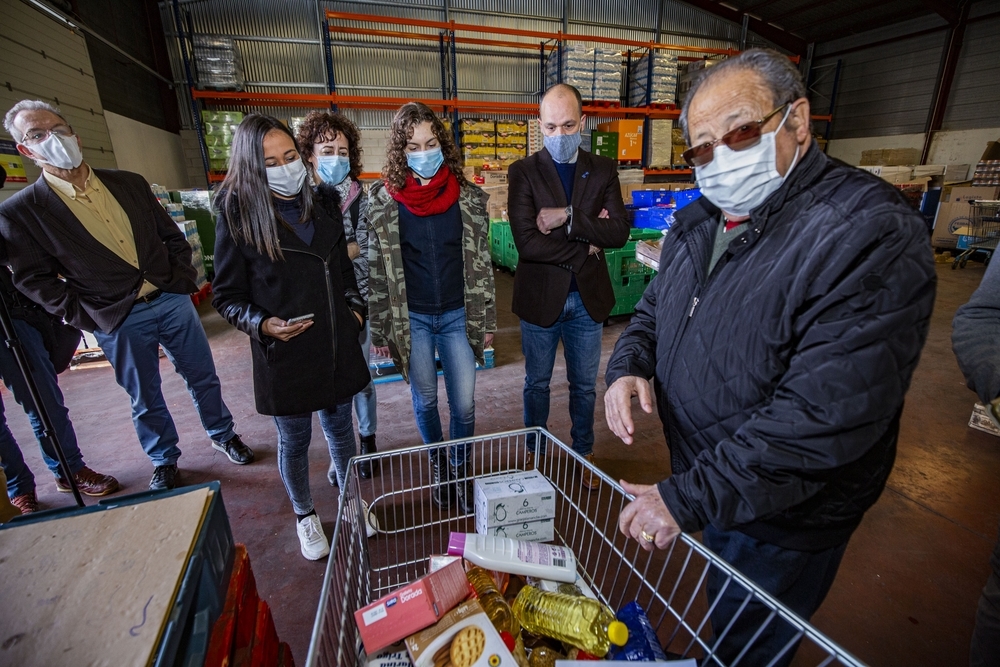 El empresario Ray Cazorla, dona alimentos al Banco de Alimentos de Ciudad Real
