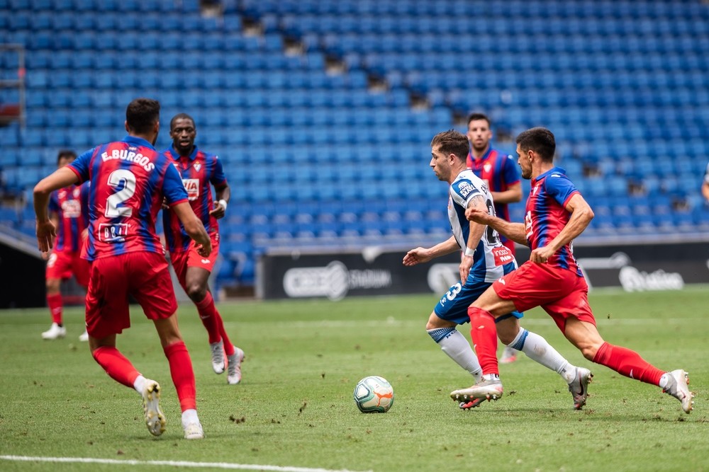 El Eibar acaricia la permanencia a costa del Espanyol