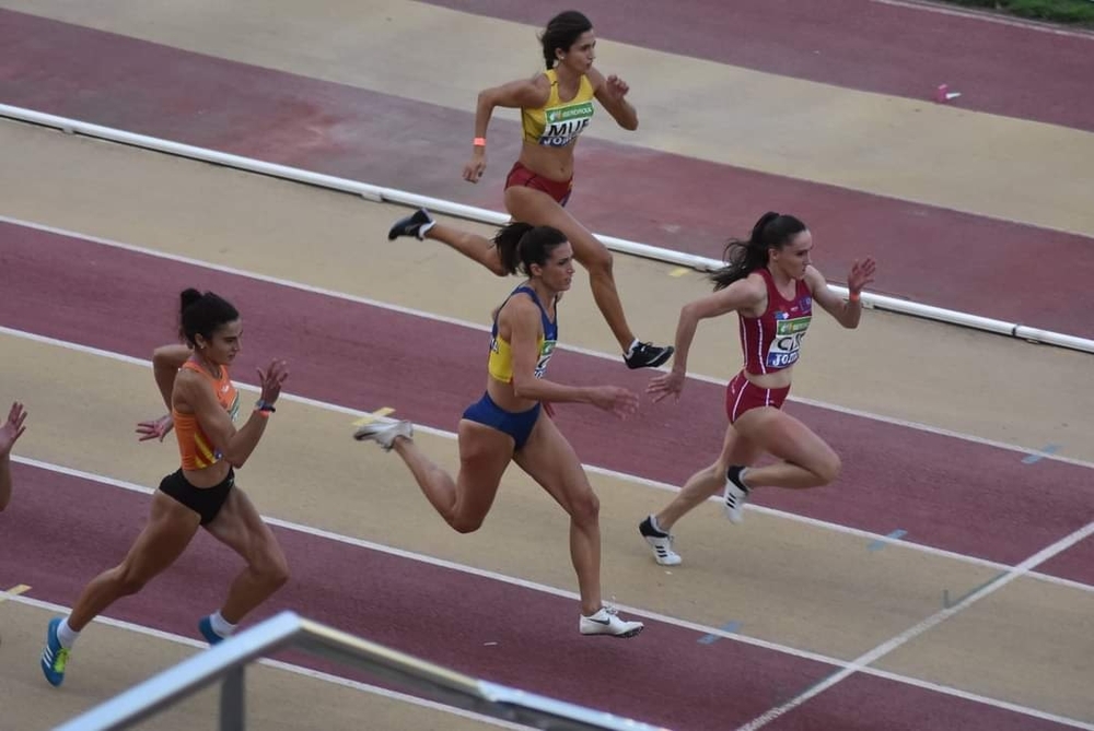 La solanera Paula Sevilla ganó la prueba de 100 metros lisos.