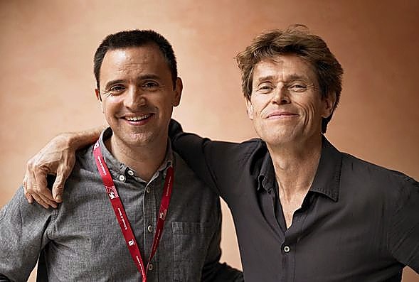 El catalán, con Willem Dafoe, coprotagonista de ‘Platoon’.