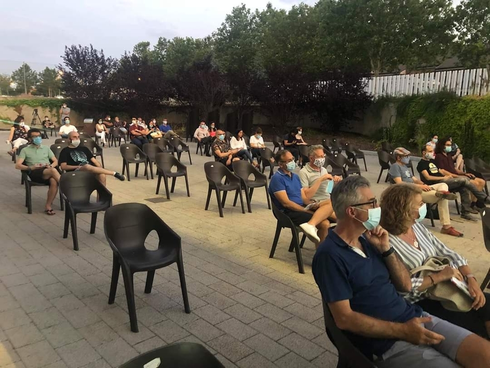 El aire libre facilita el estreno del Festival Corto